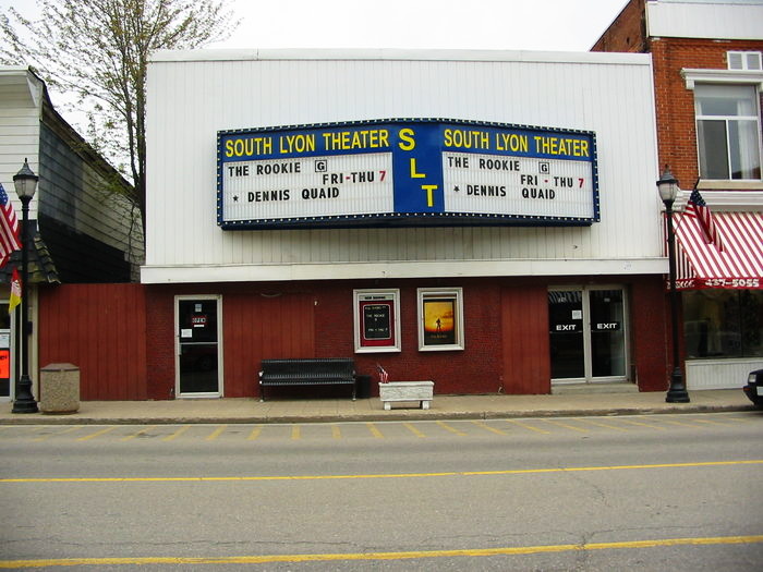 South Lyon Theatre - May 2002 Photo (newer photo)